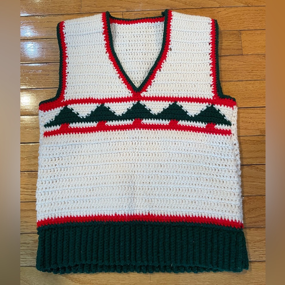 Vintage 60’s/70’s Christmas Sweater Vest/ Knit/Crocheted Vest XS-S /Xmas Trees🎄🌲